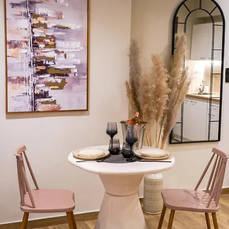 & Апартаменты *