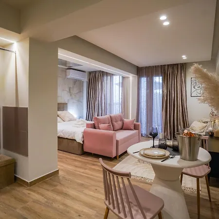 & Апартаменты *