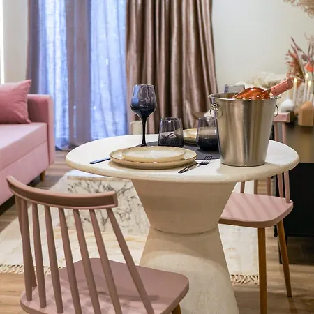 Апартаменты & Лариса