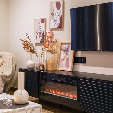 & Апартаменты *