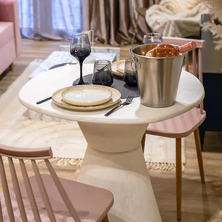 & Апартаменты